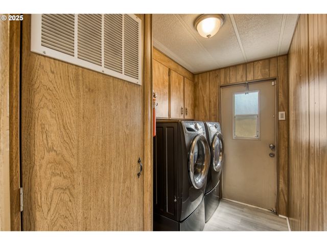 13640 Se HIGHWAY 212 95, Clackamas, OR 97015
