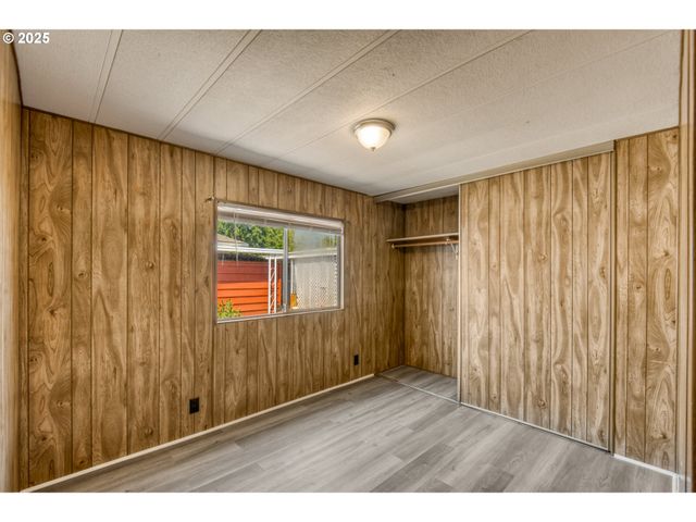 13640 Se HIGHWAY 212 95, Clackamas, OR 97015