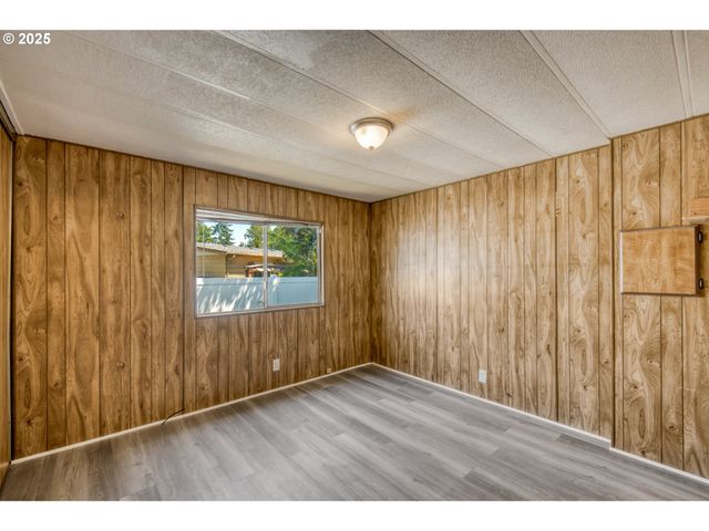 13640 Se HIGHWAY 212 95, Clackamas, OR 97015