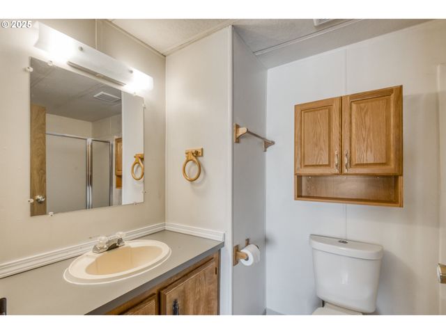 13640 Se HIGHWAY 212 95, Clackamas, OR 97015