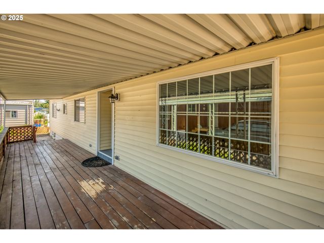 13640 Se HIGHWAY 212 95, Clackamas, OR 97015