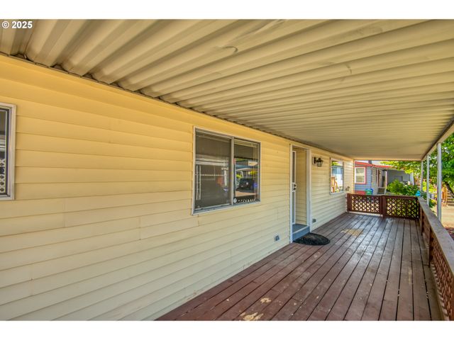 13640 Se HIGHWAY 212 95, Clackamas, OR 97015