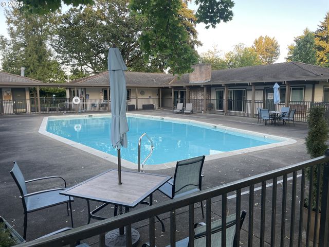 13640 Se HIGHWAY 212 95, Clackamas, OR 97015