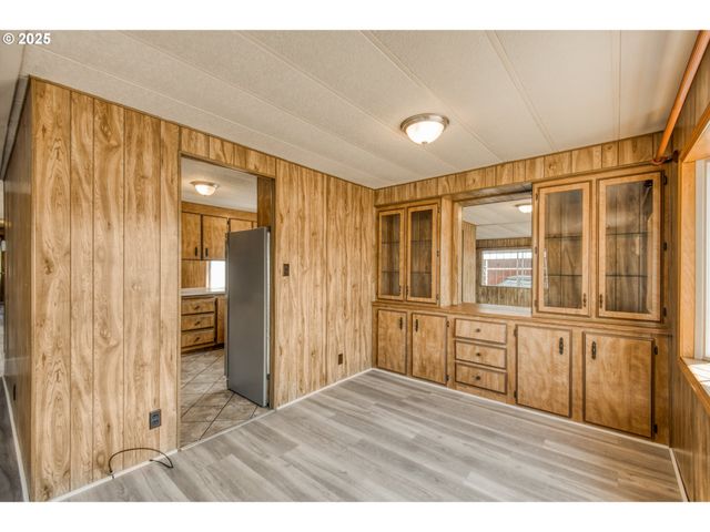 13640 Se HIGHWAY 212 95, Clackamas, OR 97015