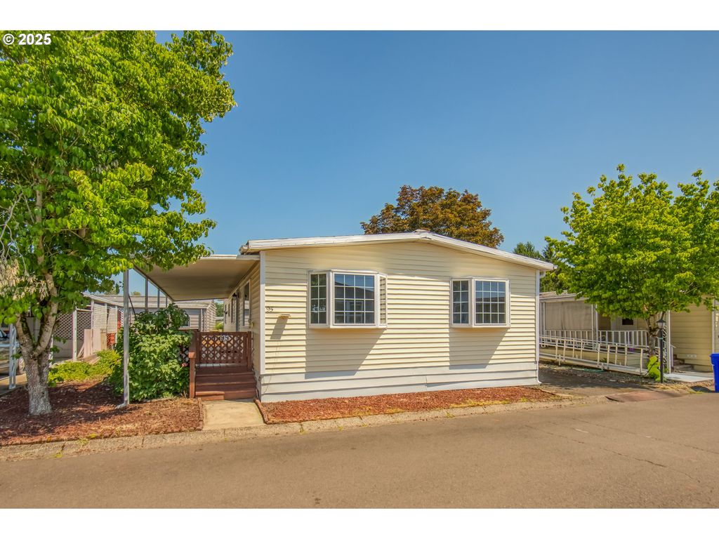13640 Se HIGHWAY 212 95, Clackamas, OR 97015