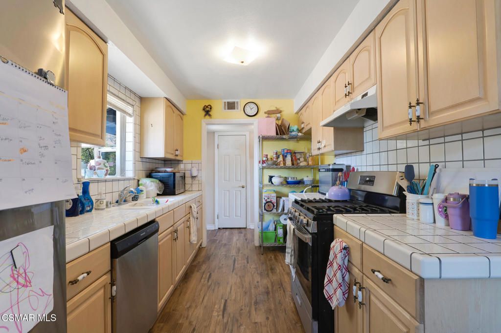 Image 11 of property listing at 1102 Ayers Avenue, Ojai, CA 93023
