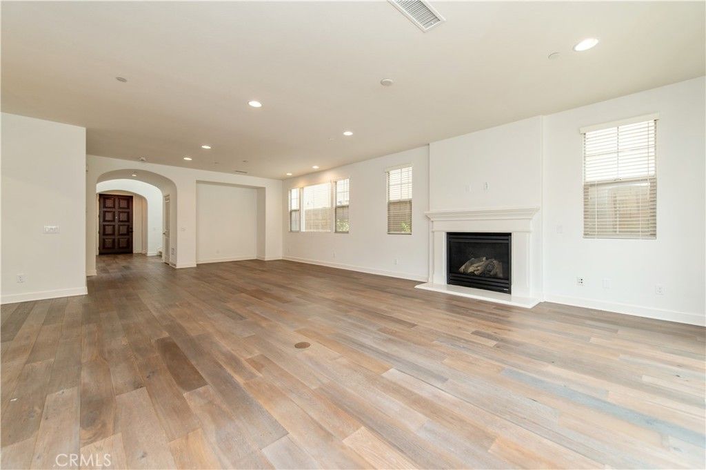 Image 11 of property listing at 105 Tomato, Irvine, CA 92618