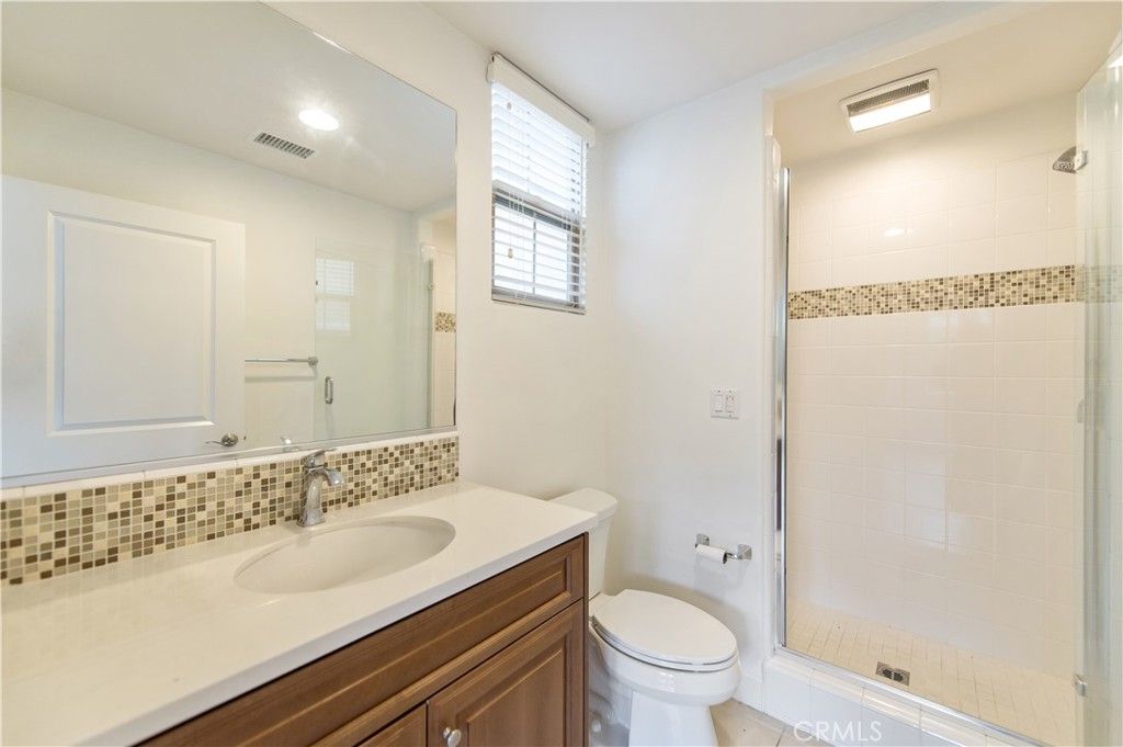 Image 23 of property listing at 105 Tomato, Irvine, CA 92618