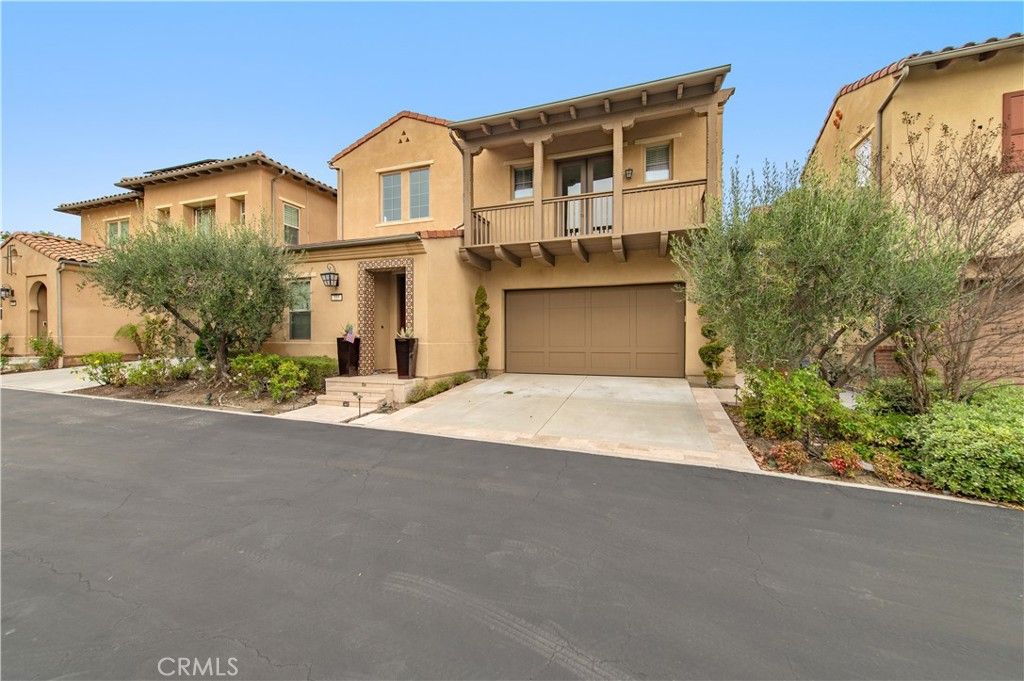 Image 3 of property listing at 105 Tomato, Irvine, CA 92618