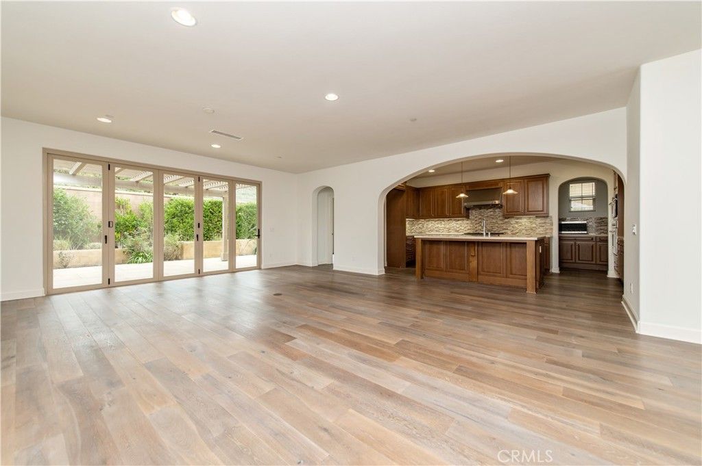 Image 9 of property listing at 105 Tomato, Irvine, CA 92618