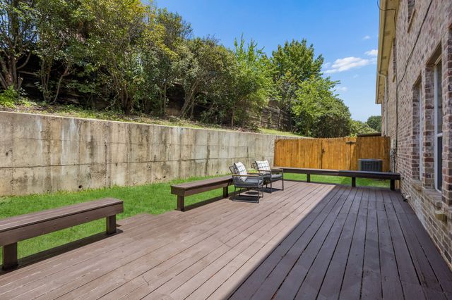 2113 Parkview, Carrollton, TX 75006