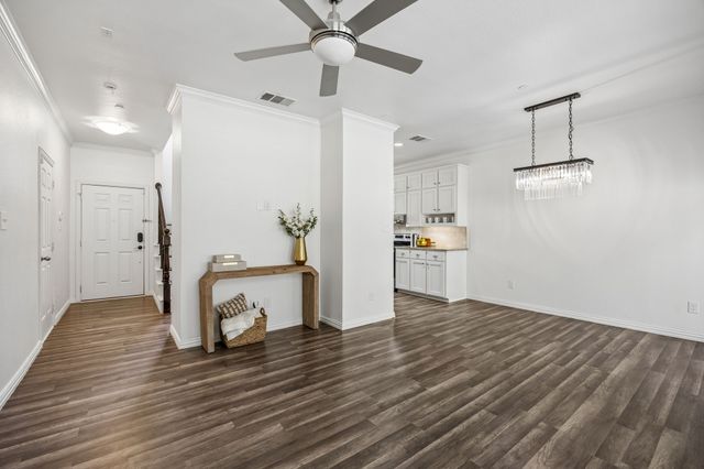 2113 Parkview, Carrollton, TX 75006
