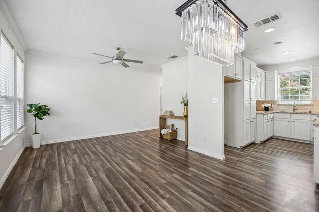2113 Parkview, Carrollton, TX 75006