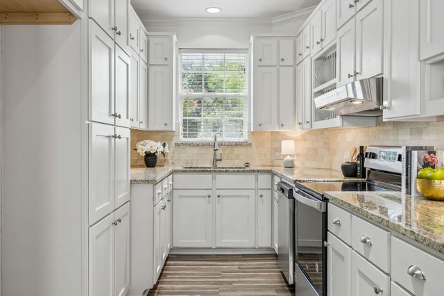 2113 Parkview, Carrollton, TX 75006