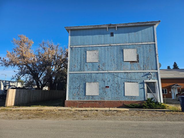 W 511 Watson ST, Lewistown, MT 59457 property photo