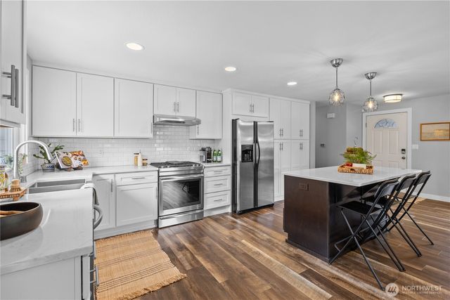 7848 NE 146th Street, Kenmore, WA 98028