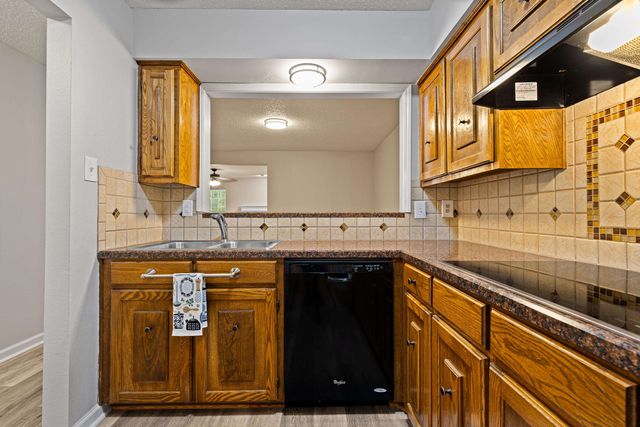 1001 Towne Lake Drive, Longview, TX 75601