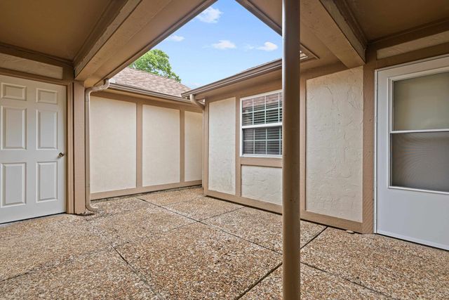 1001 Towne Lake Drive, Longview, TX 75601