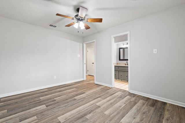 1001 Towne Lake Drive, Longview, TX 75601