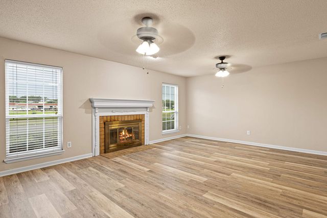 1001 Towne Lake Drive, Longview, TX 75601