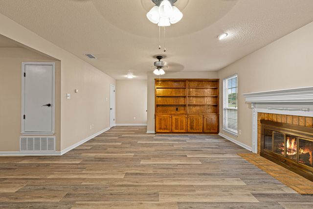 1001 Towne Lake Drive, Longview, TX 75601