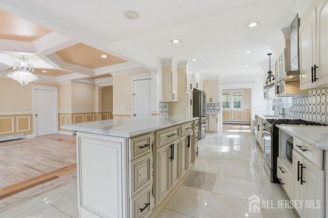 905 N Washington Avenue, Green Brook, NJ 08812
