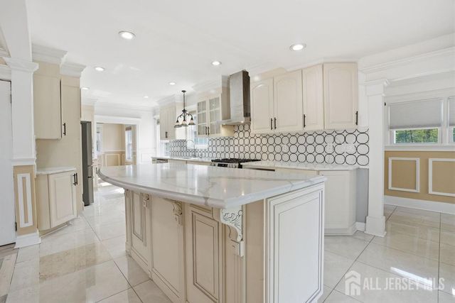 905 N Washington Avenue, Green Brook, NJ 08812
