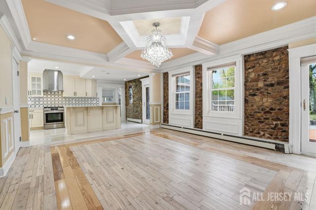 905 N Washington Avenue, Green Brook, NJ 08812