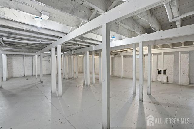 905 N Washington Avenue, Green Brook, NJ 08812