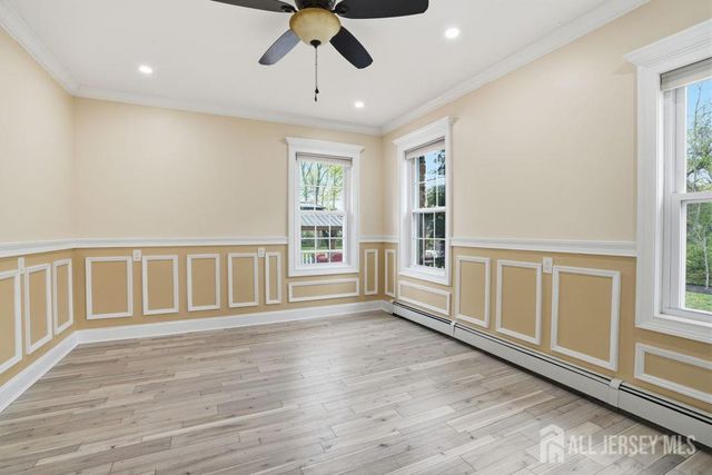 905 N Washington Avenue, Green Brook, NJ 08812