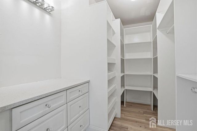 905 N Washington Avenue, Green Brook, NJ 08812