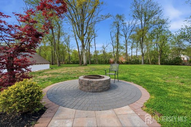 905 N Washington Avenue, Green Brook, NJ 08812