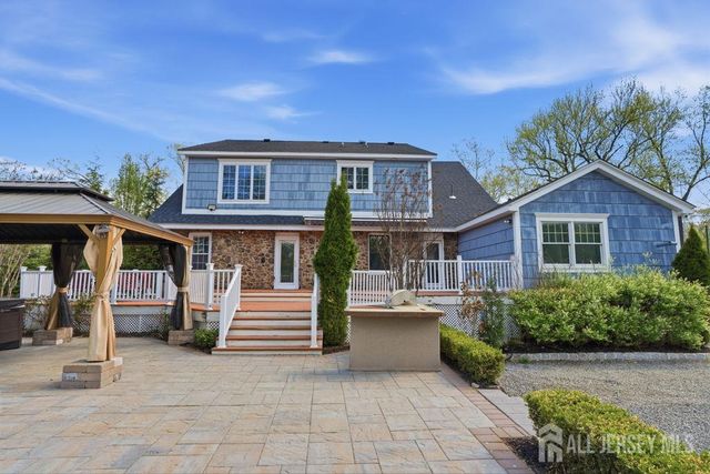 905 N Washington Avenue, Green Brook, NJ 08812