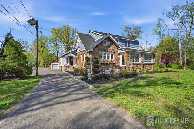 905 N Washington Avenue, Green Brook, NJ 08812