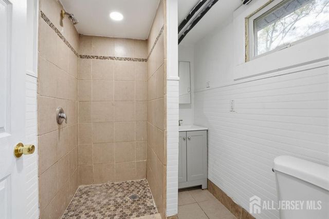 905 N Washington Avenue, Green Brook, NJ 08812