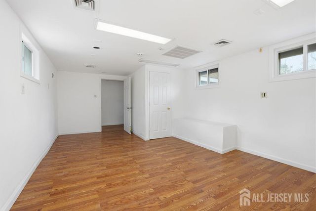 905 N Washington Avenue, Green Brook, NJ 08812
