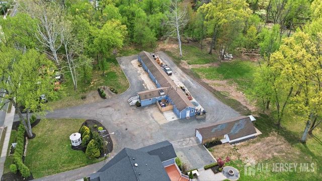905 N Washington Avenue, Green Brook, NJ 08812