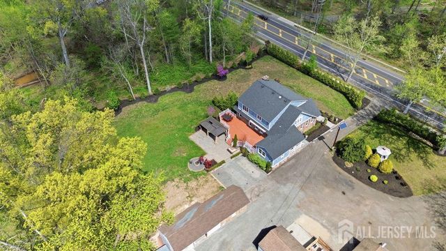 905 N Washington Avenue, Green Brook, NJ 08812