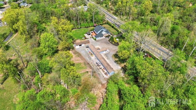 905 N Washington Avenue, Green Brook, NJ 08812