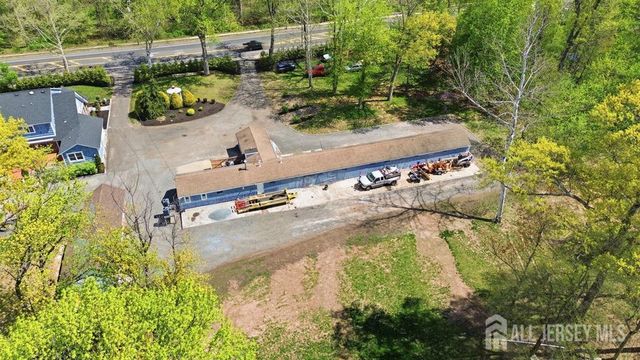 905 N Washington Avenue, Green Brook, NJ 08812