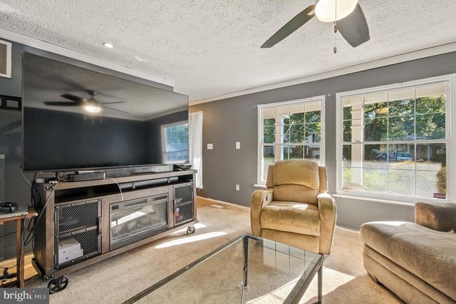 18321 SWAN STREAM DR, Gaithersburg, MD 20877