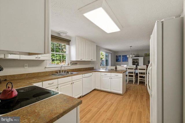 18321 SWAN STREAM DR, Gaithersburg, MD 20877