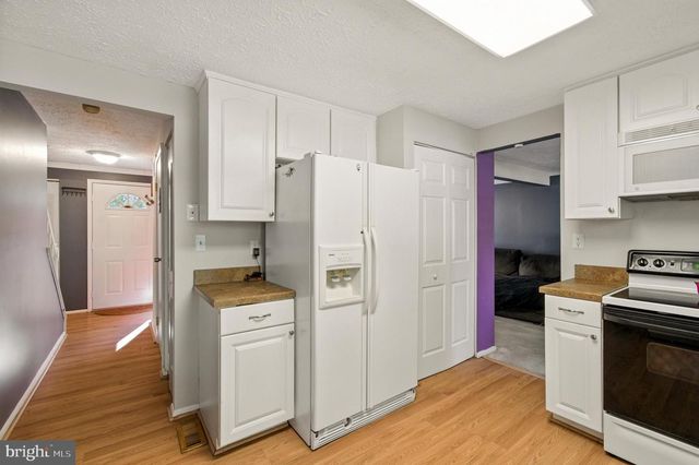 18321 SWAN STREAM DR, Gaithersburg, MD 20877