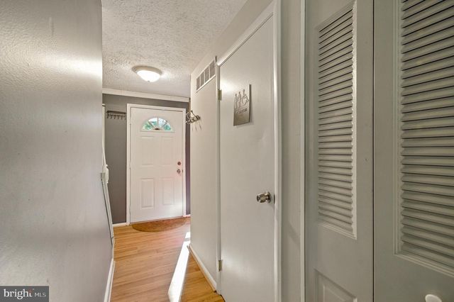 18321 SWAN STREAM DR, Gaithersburg, MD 20877