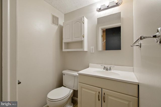 18321 SWAN STREAM DR, Gaithersburg, MD 20877