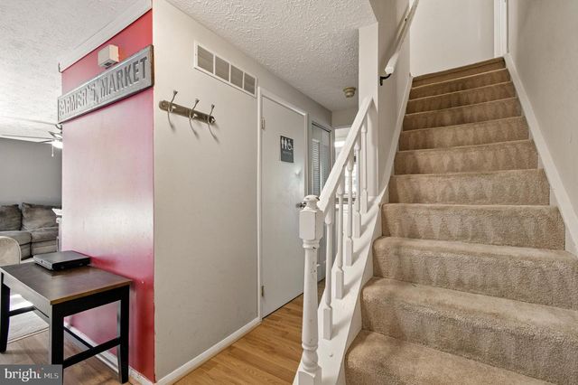 18321 SWAN STREAM DR, Gaithersburg, MD 20877