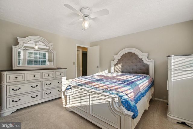 18321 SWAN STREAM DR, Gaithersburg, MD 20877