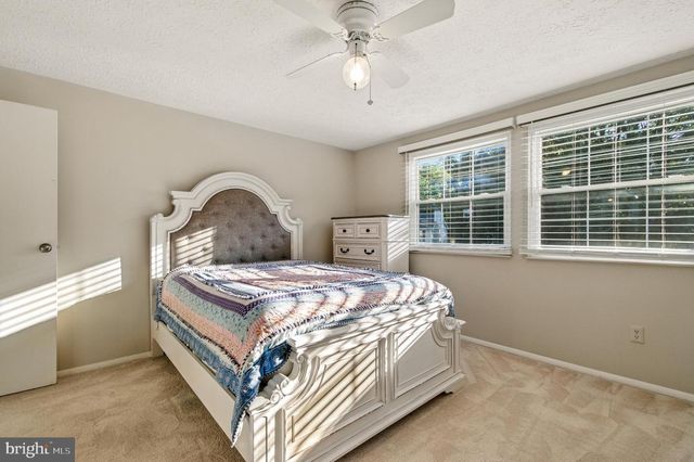 18321 SWAN STREAM DR, Gaithersburg, MD 20877