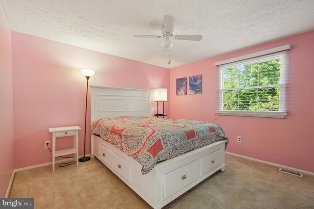 18321 SWAN STREAM DR, Gaithersburg, MD 20877