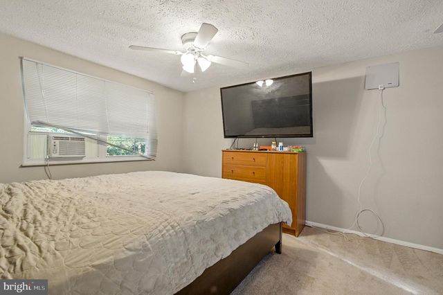 18321 SWAN STREAM DR, Gaithersburg, MD 20877